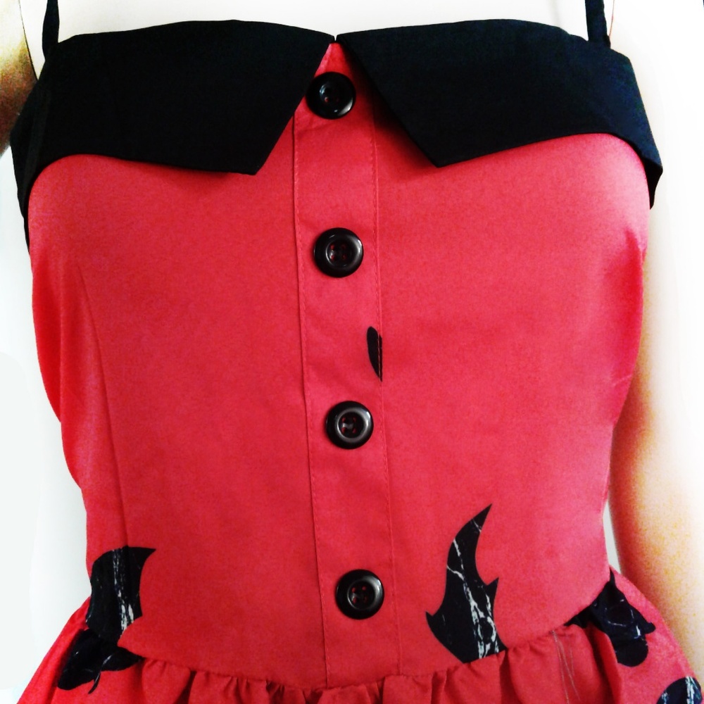 Spaghetti Strap Sweetheart Bat Dress - Picture 4 of 6